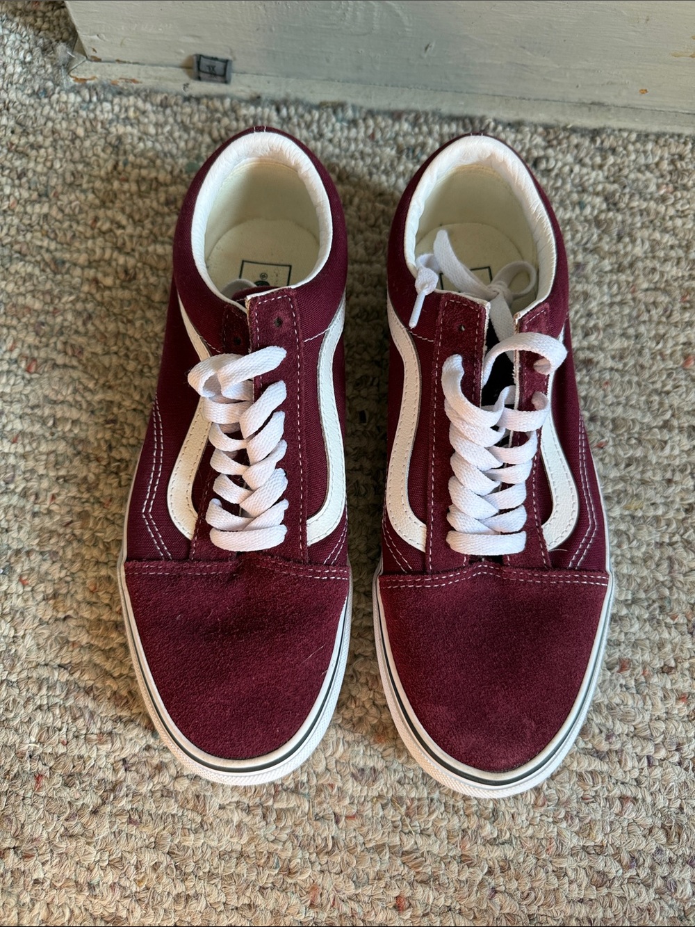 Vans burgundy old skool